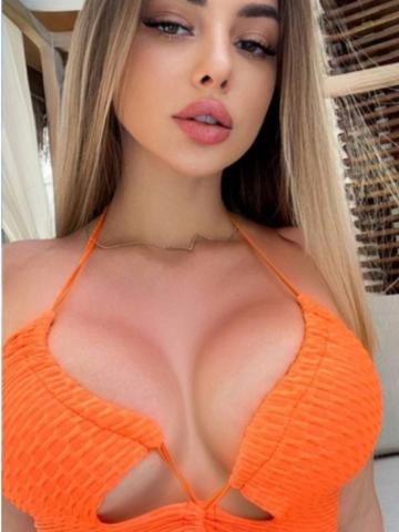 Моника